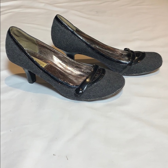 Steve Madden Gray Cloth w Patent Leather Heels S 8 - Picture 6 of 8